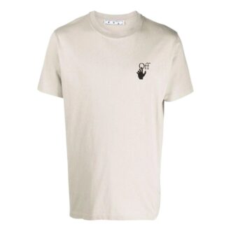 Camiseta de pantalón corto con cuello redondo y estampado de logotipo de flecha, color blanco cremoso