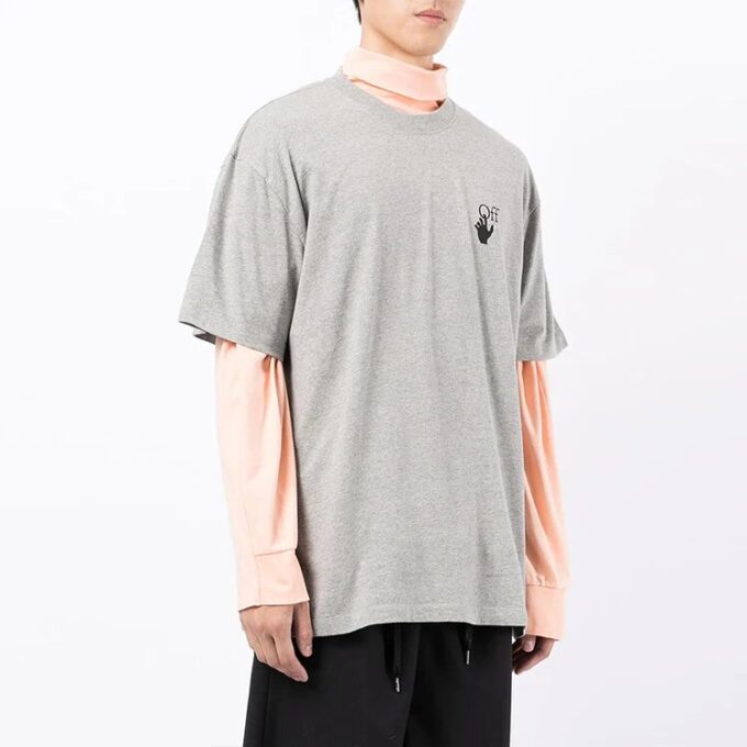Camiseta gris de Off-White para hombre, colección FW21, con estampado del logotipo, cuello redondo, pantalones cortos y corte holgado