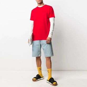 SS21 con estampado de logotipo, cuello redondo y pantalones cortos, versión en rojo