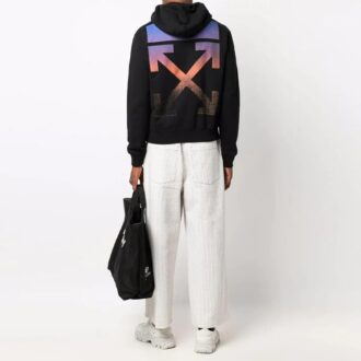 Versión de manga larga con patrón de flecha Arrows FW21, negro